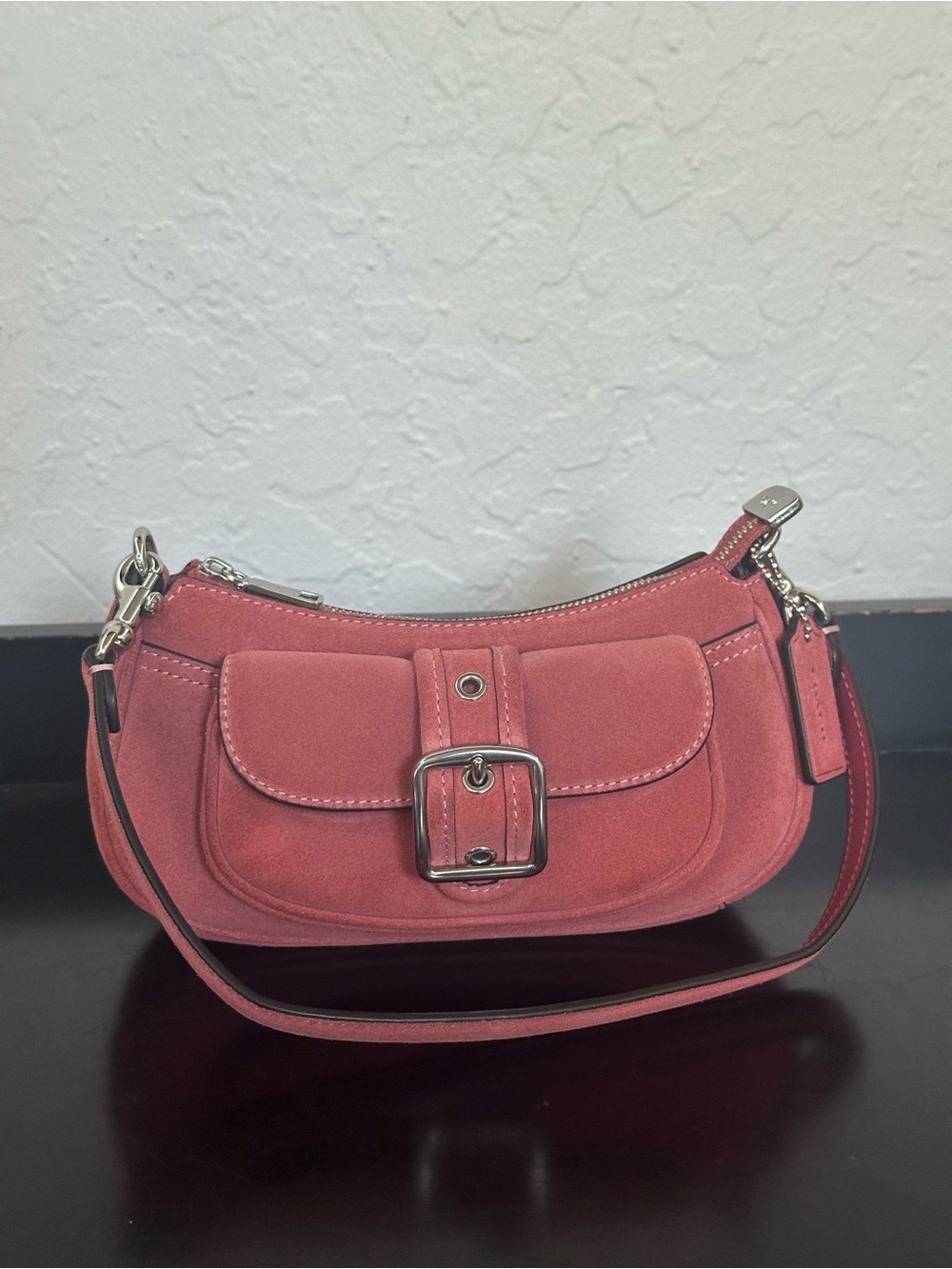Coach Ashton mini, in pink suede
